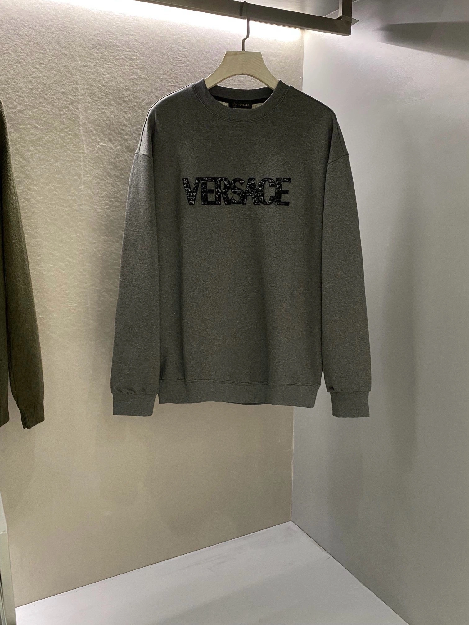 wg.luxury-- V5rs135 embroidery oversized item:E-F361B1748